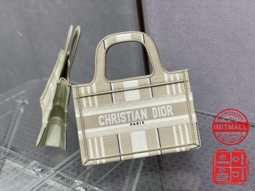dior_xxxxx_big_00001.jpg