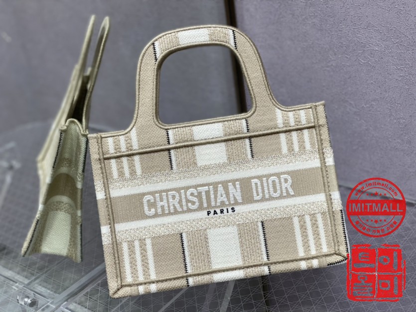 dior_xxxxx_big_00002.jpg