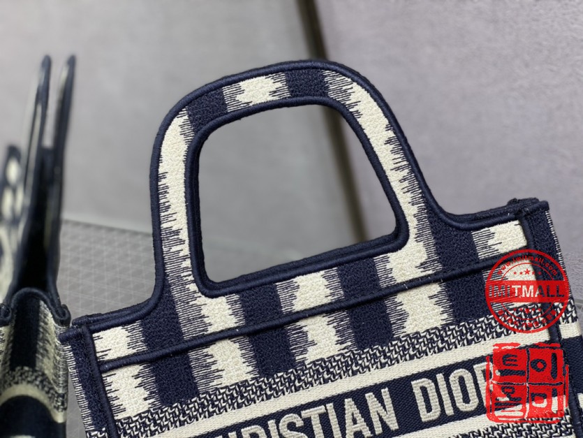 dior_xxxxx_big_00004.jpg