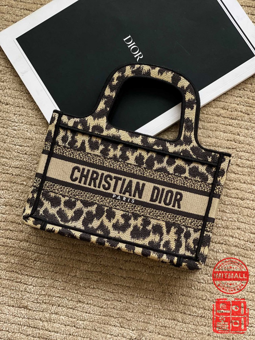 dior_xxxxx_big_00001.jpg