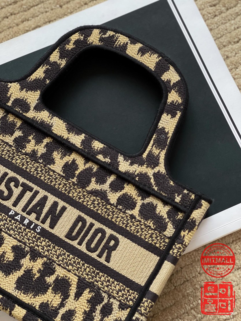 dior_xxxxx_big_00003.jpg