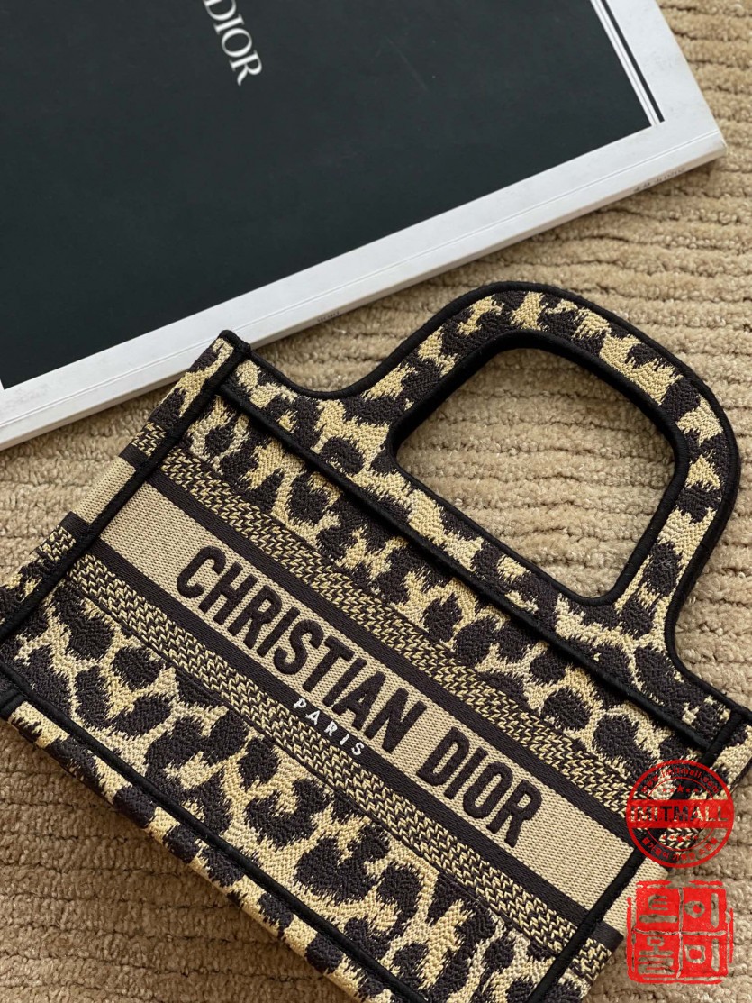 dior_xxxxx_big_00007.jpg