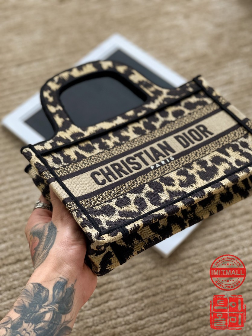dior_xxxxx_big_00010.jpg