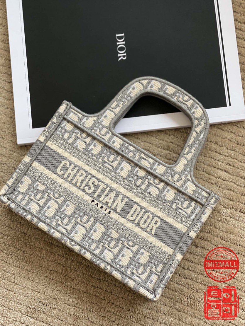 dior_xxxxx_big_00001.jpg