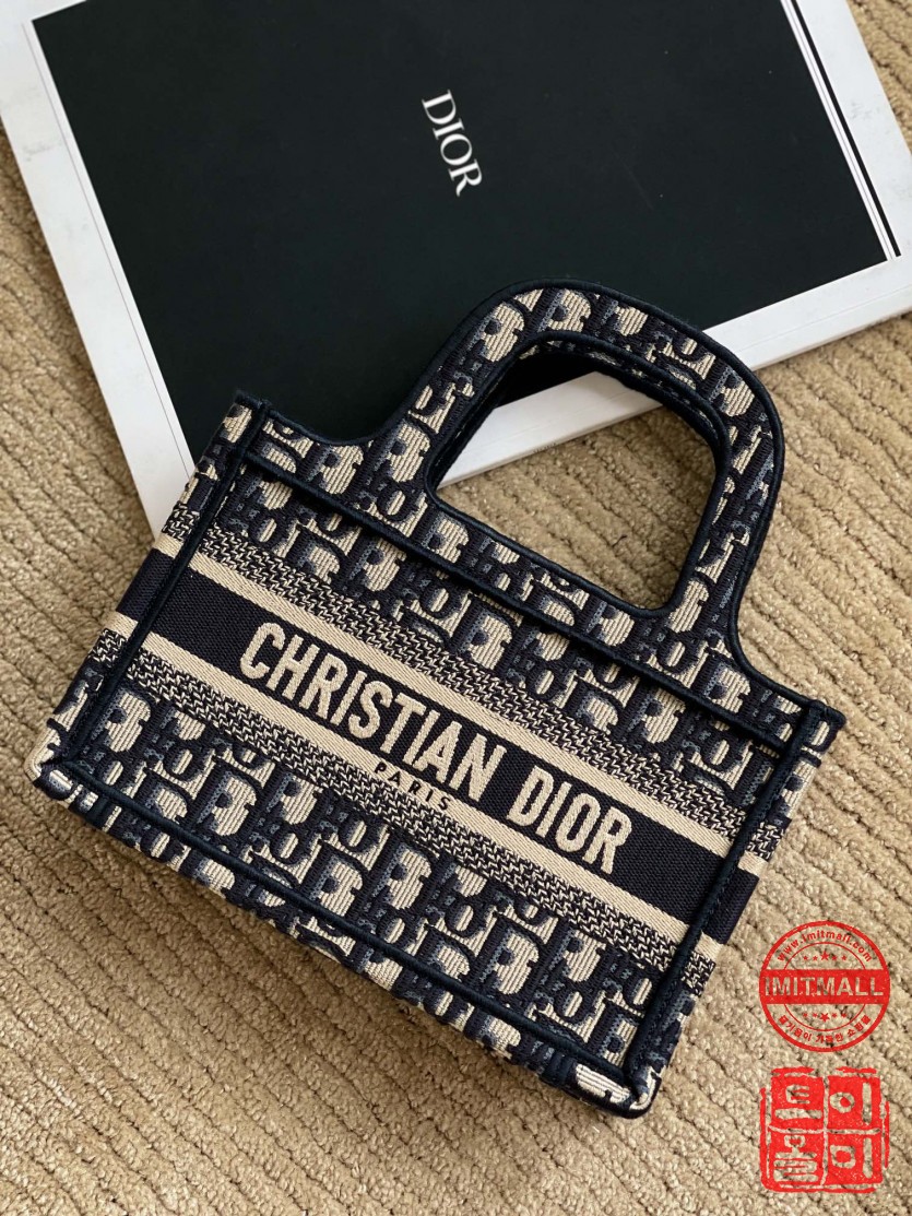 dior_xxxxx_big_00001.jpg