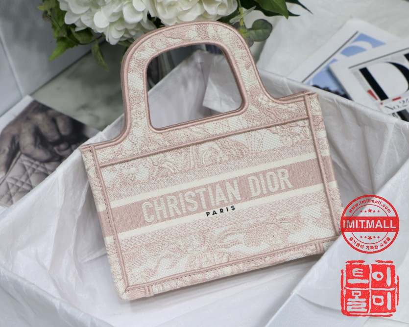dior_xxxxx_big_00001.jpg