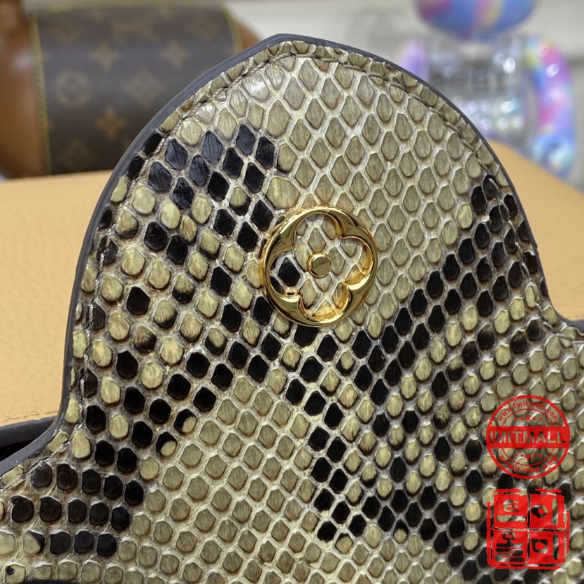 louis_vuitton_xxxxx_big_00017.jpg