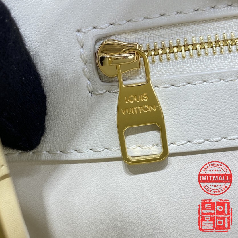 louis_vuitton_xxxxx_big_00017.jpg