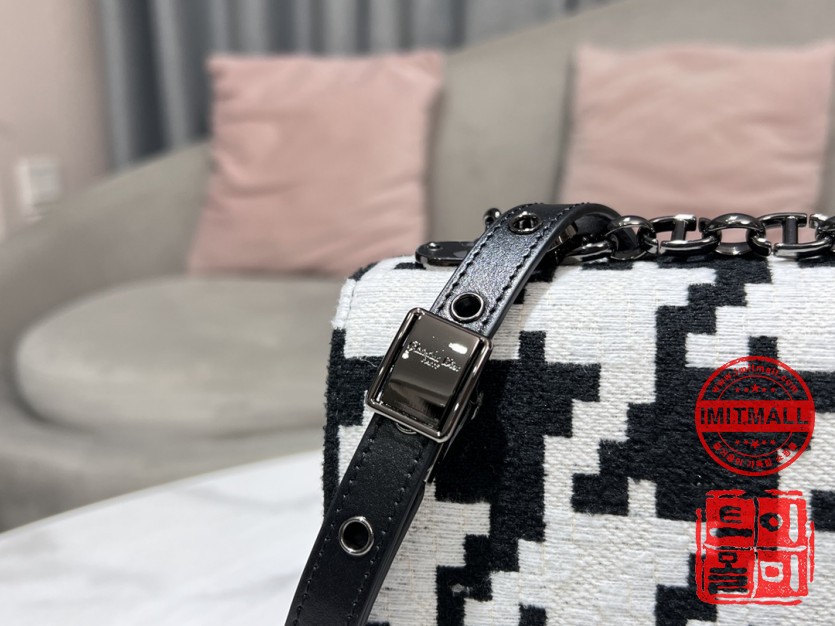 dior_xxxxx_big_00006.jpg
