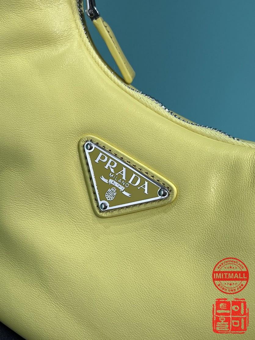 prada_xxxxx_big_00005.jpg