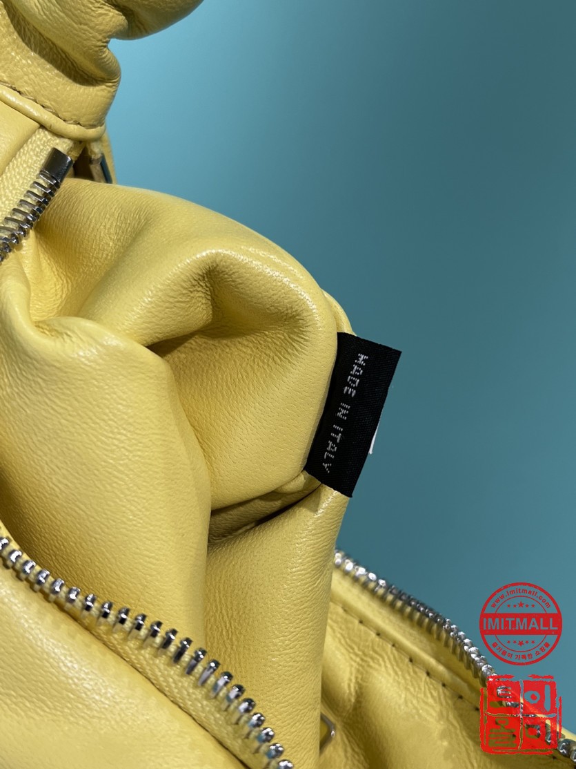 prada_xxxxx_big_00008.jpg