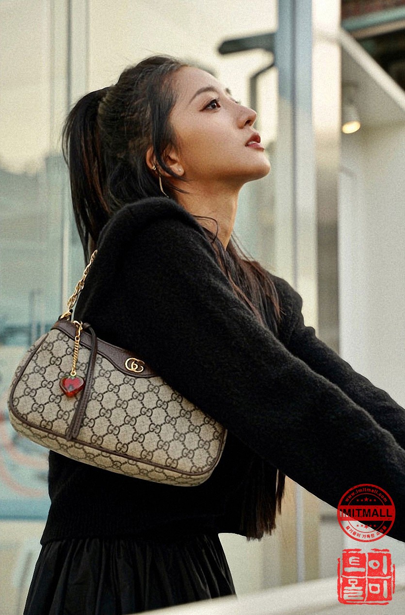 gucci_xxxxx_big_00028.jpg