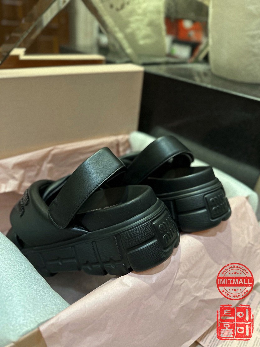 miumiu_xxxxx_big_00008.jpg