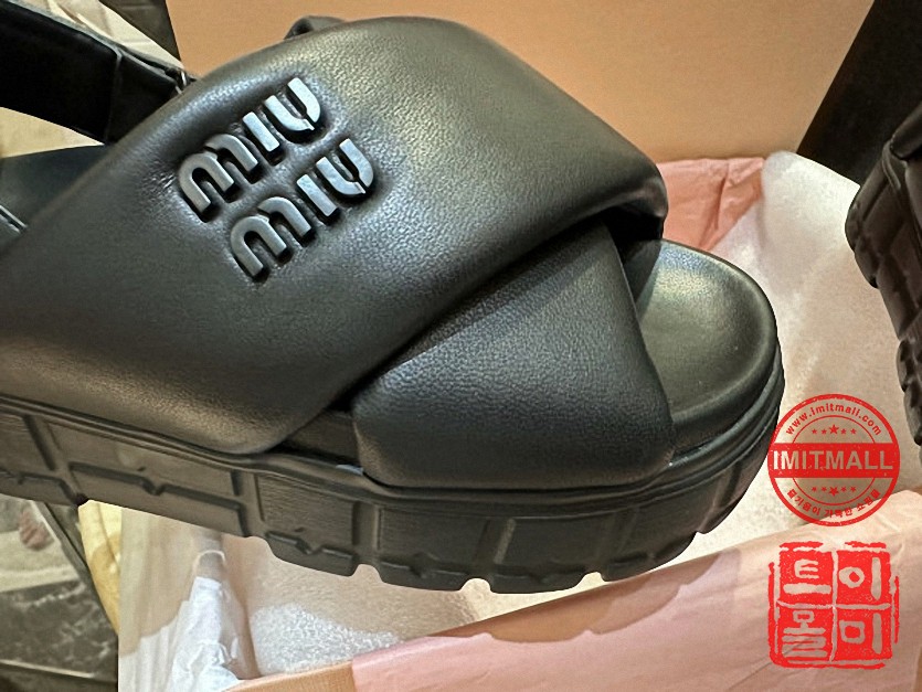 miumiu_xxxxx_big_00010.jpg