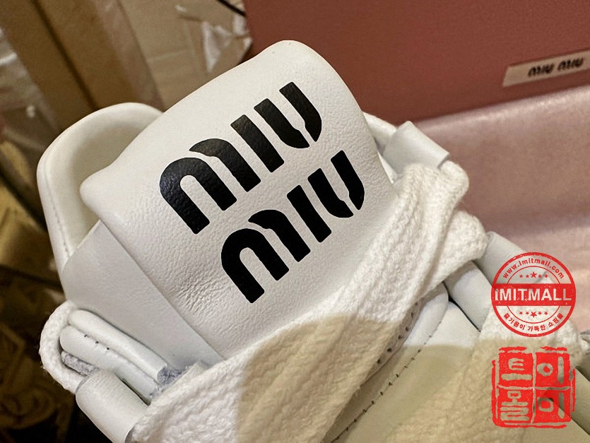 miumiu_xxxxx_big_00010.jpg