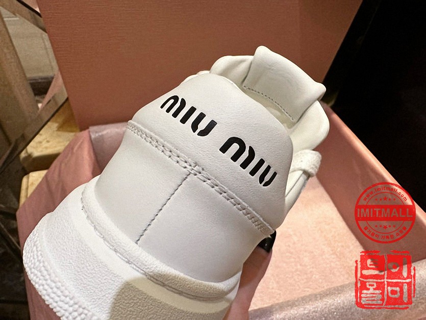 miumiu_xxxxx_big_00013.jpg