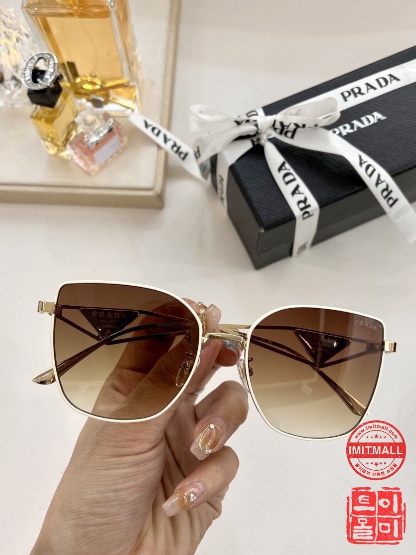 prada_xxxxx_big_00015.jpg