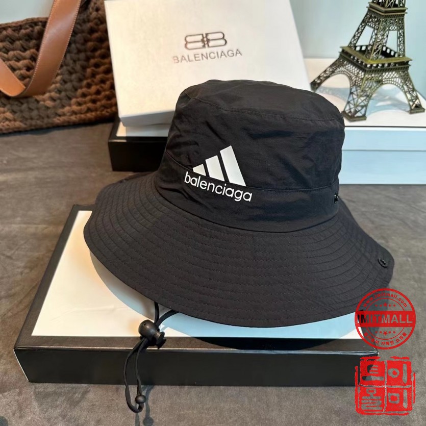 balenciaga_xxxxx_big_00006.jpg