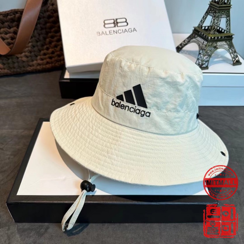 balenciaga_xxxxx_big_00005.jpg