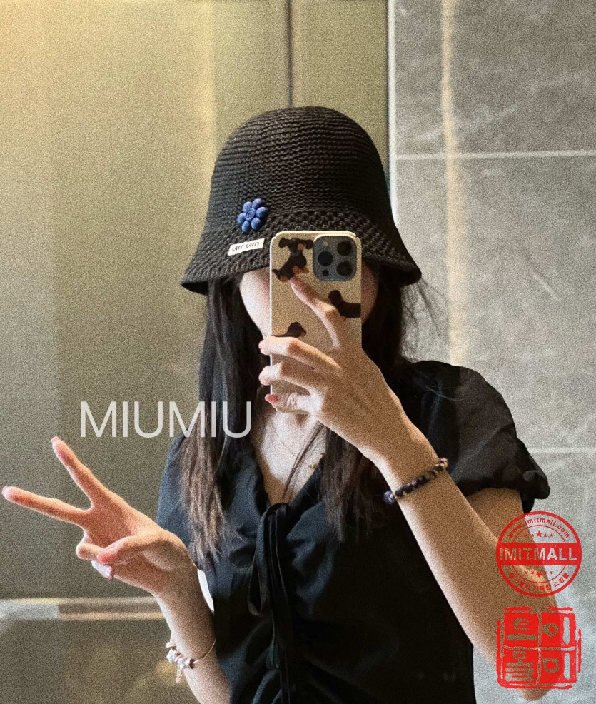 miumiu_xxxxx_big_00008.jpg