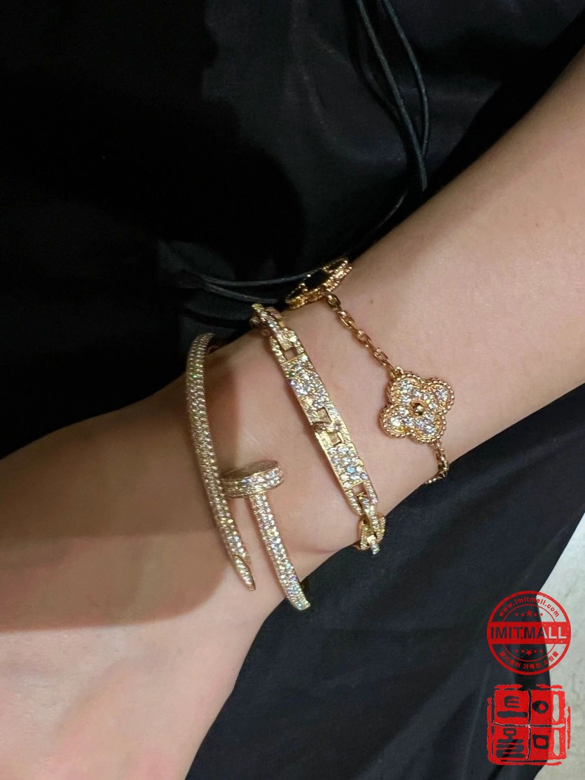 cartier_xxxxx_big_00015.jpg