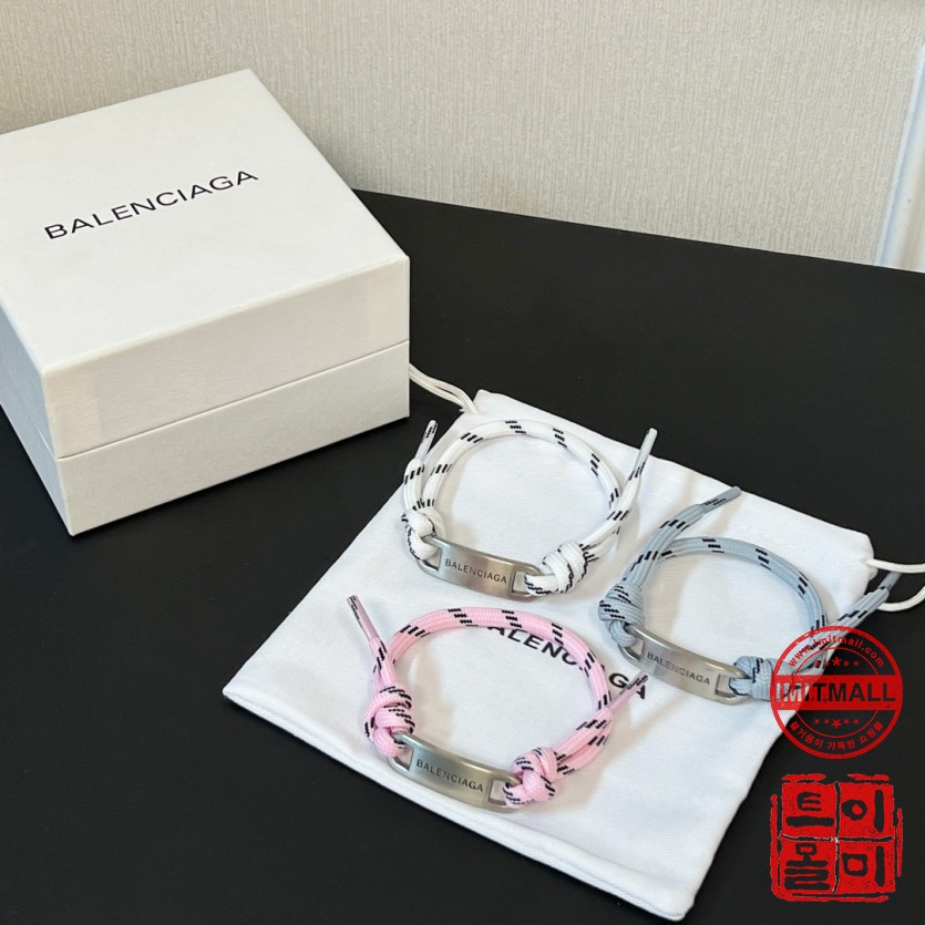 balenciaga_xxxxx_big_00002.jpg