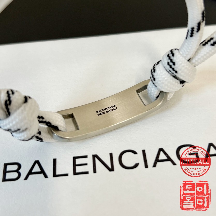 balenciaga_xxxxx_big_00008.jpg