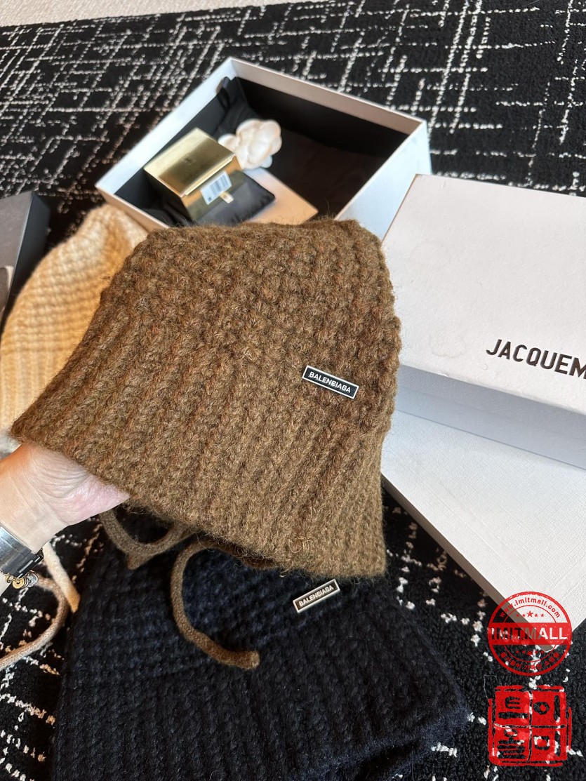 balenciaga_xxxxx_big_00005.jpg