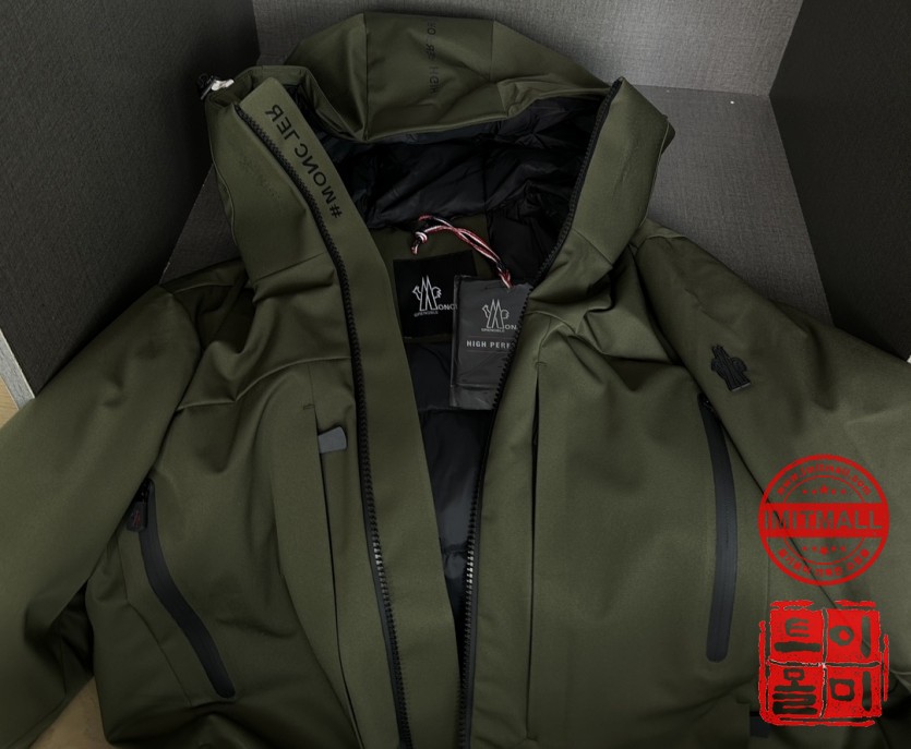 moncler_xxxxx_big_00004.jpg