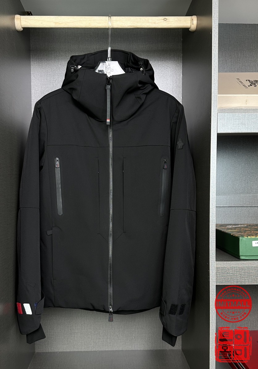 moncler_xxxxx_big_00001.jpg