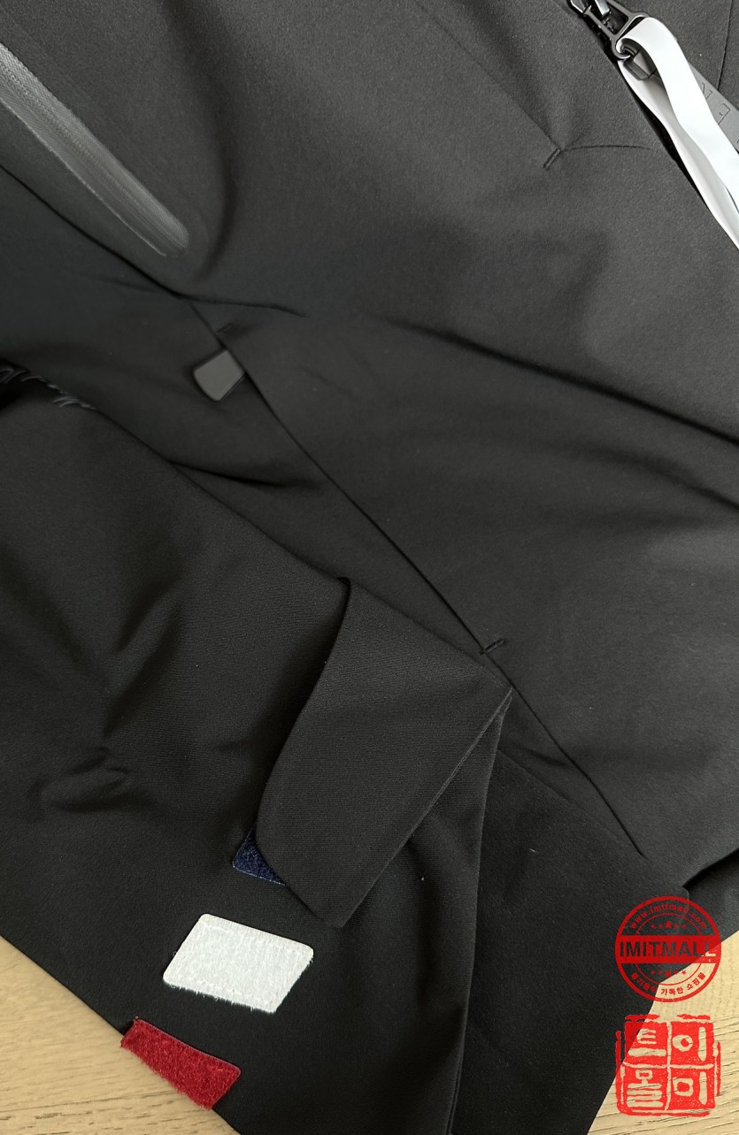 moncler_xxxxx_big_00005.jpg