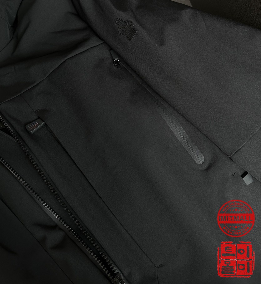 moncler_xxxxx_big_00004.jpg