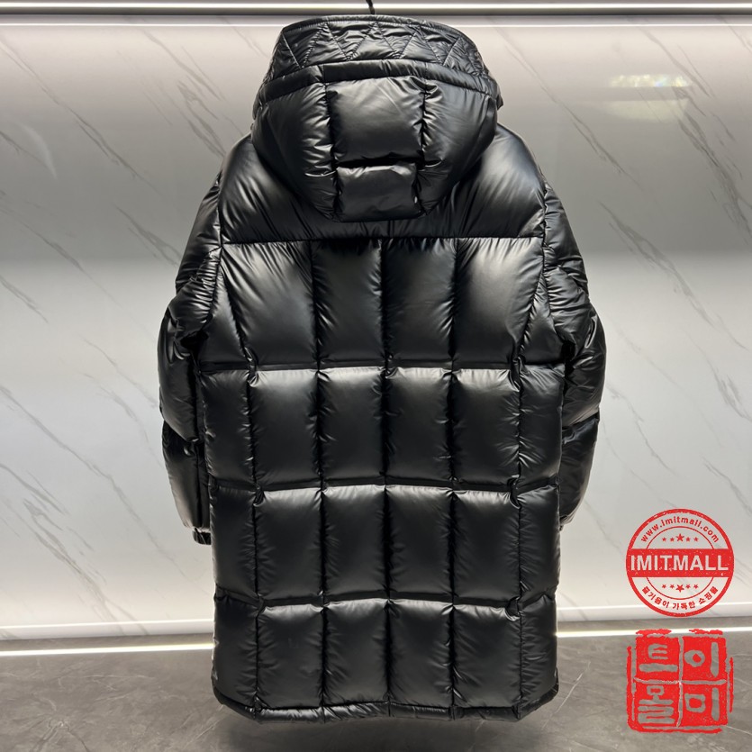 prada_xxxxx_big_00008.jpg