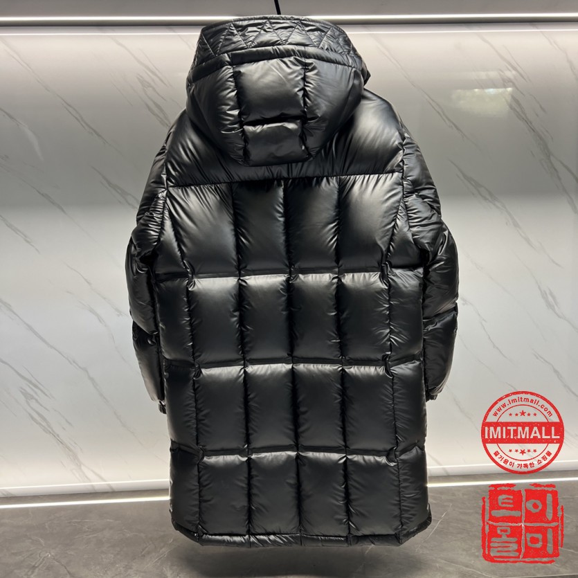 prada_xxxxx_big_00009.jpg