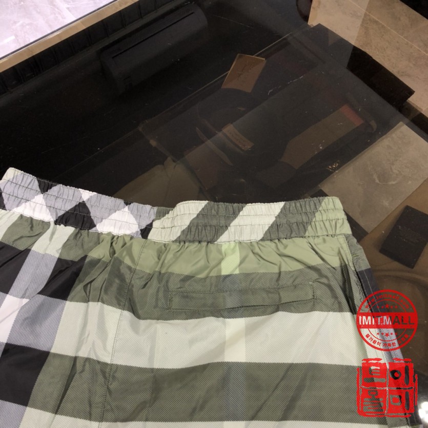 burberry_xxxxx_big_00006.jpg