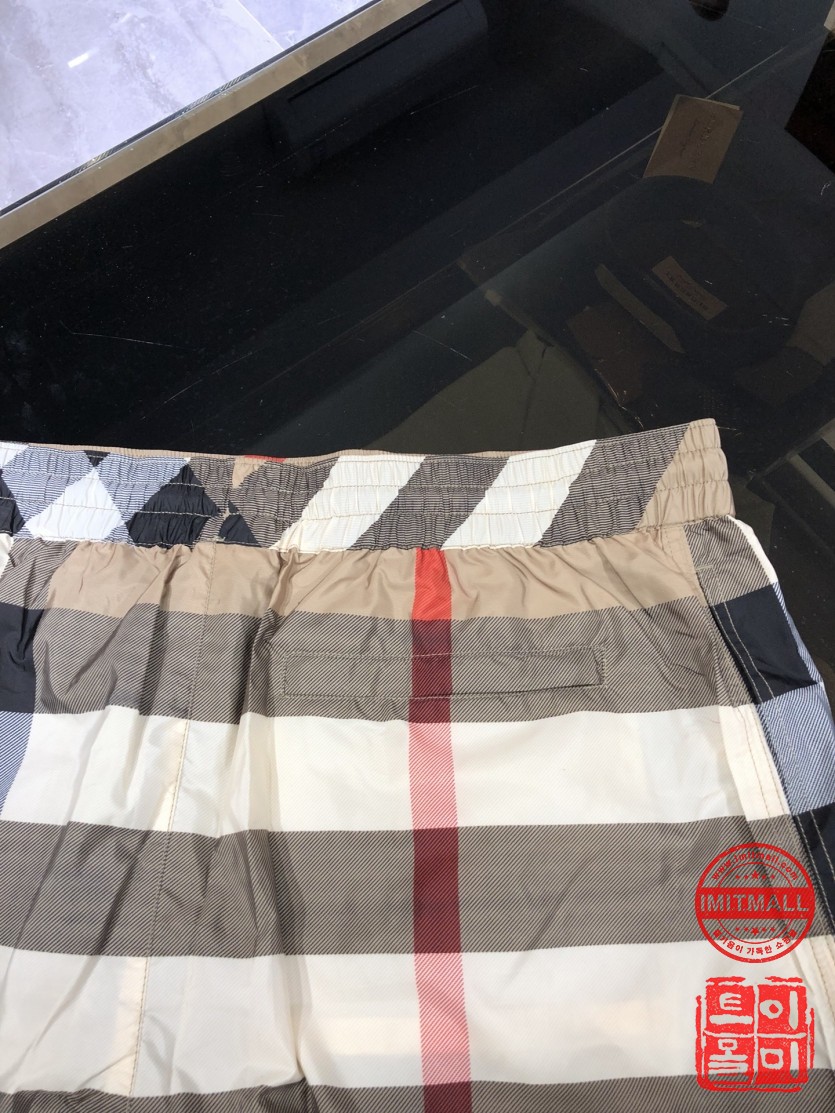burberry_xxxxx_big_00007.jpg