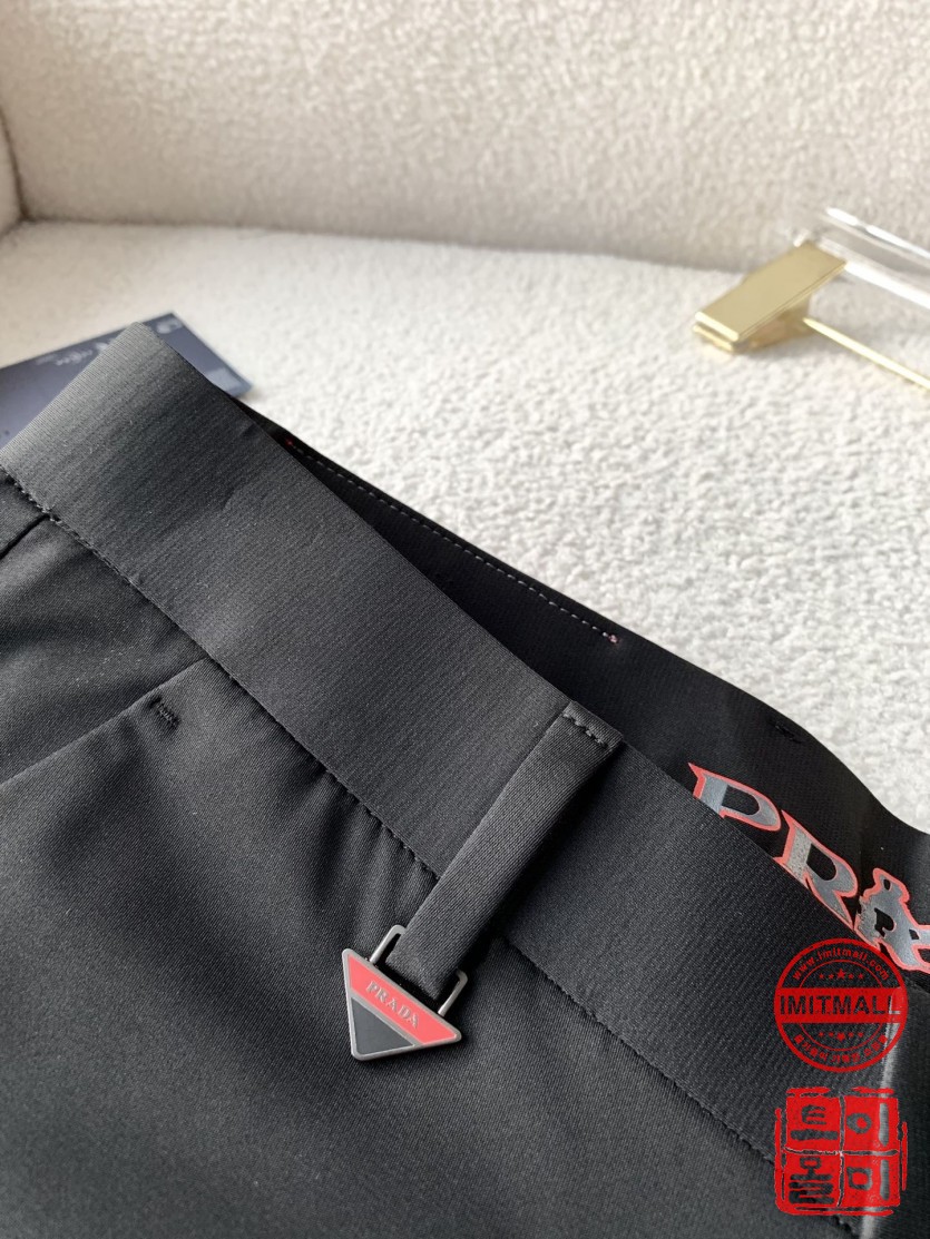 prada_xxxxx_big_00006.jpg