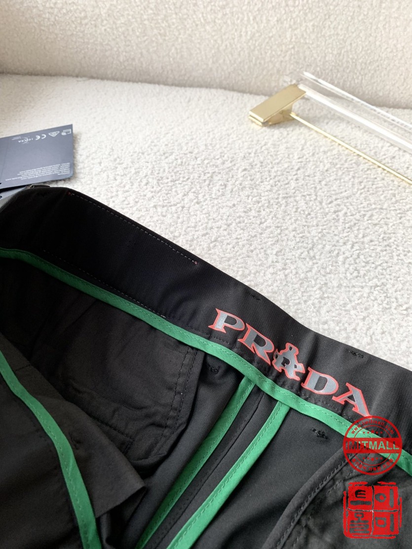 prada_xxxxx_big_00007.jpg