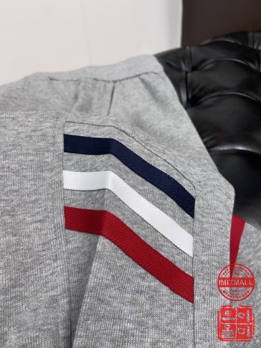 moncler_xxxxx_big_00005.jpg