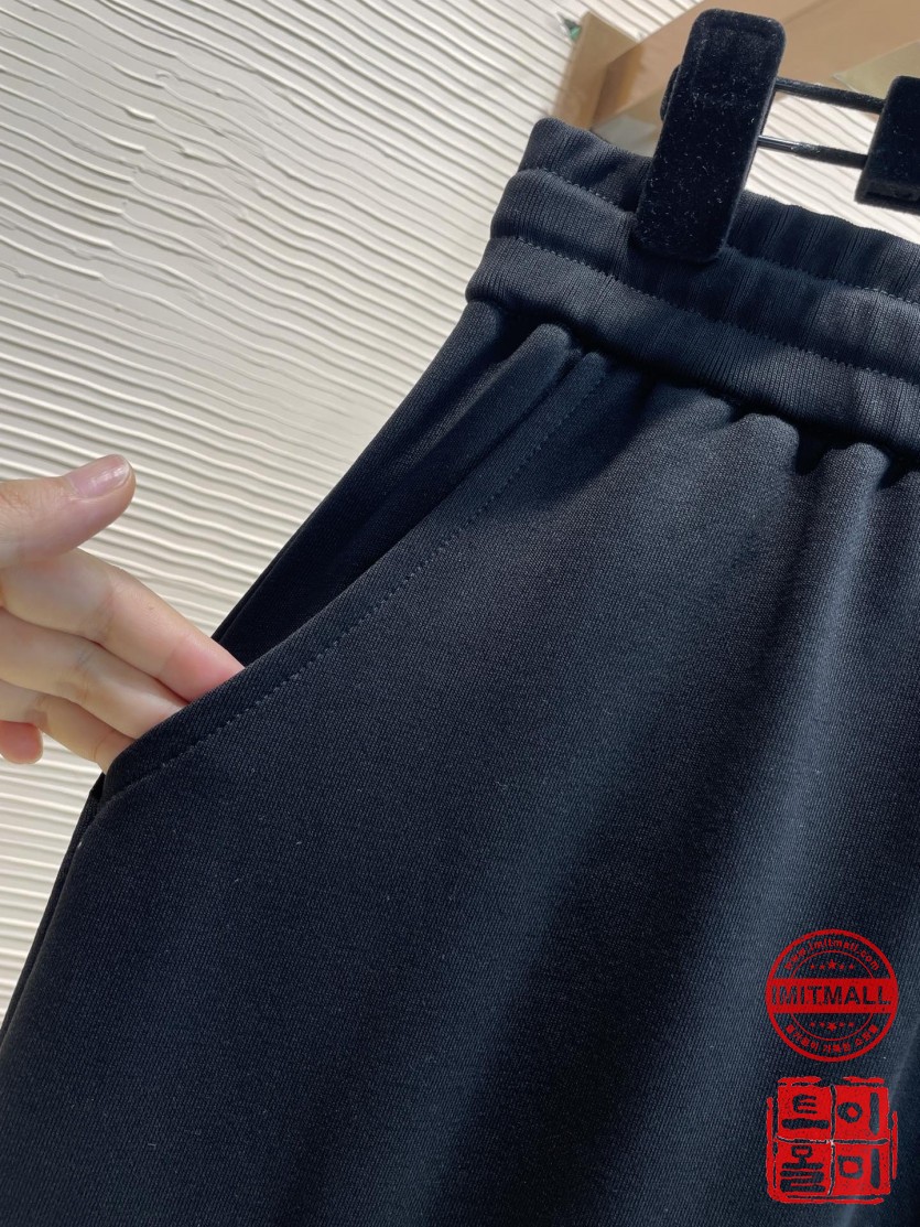 moncler_xxxxx_big_00007.jpg
