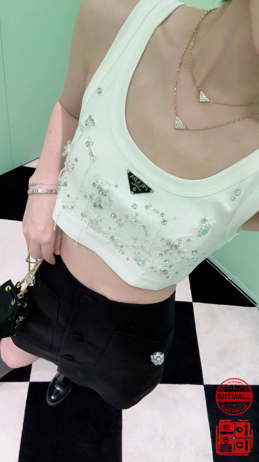 prada_xxxxx_big_00013.jpg