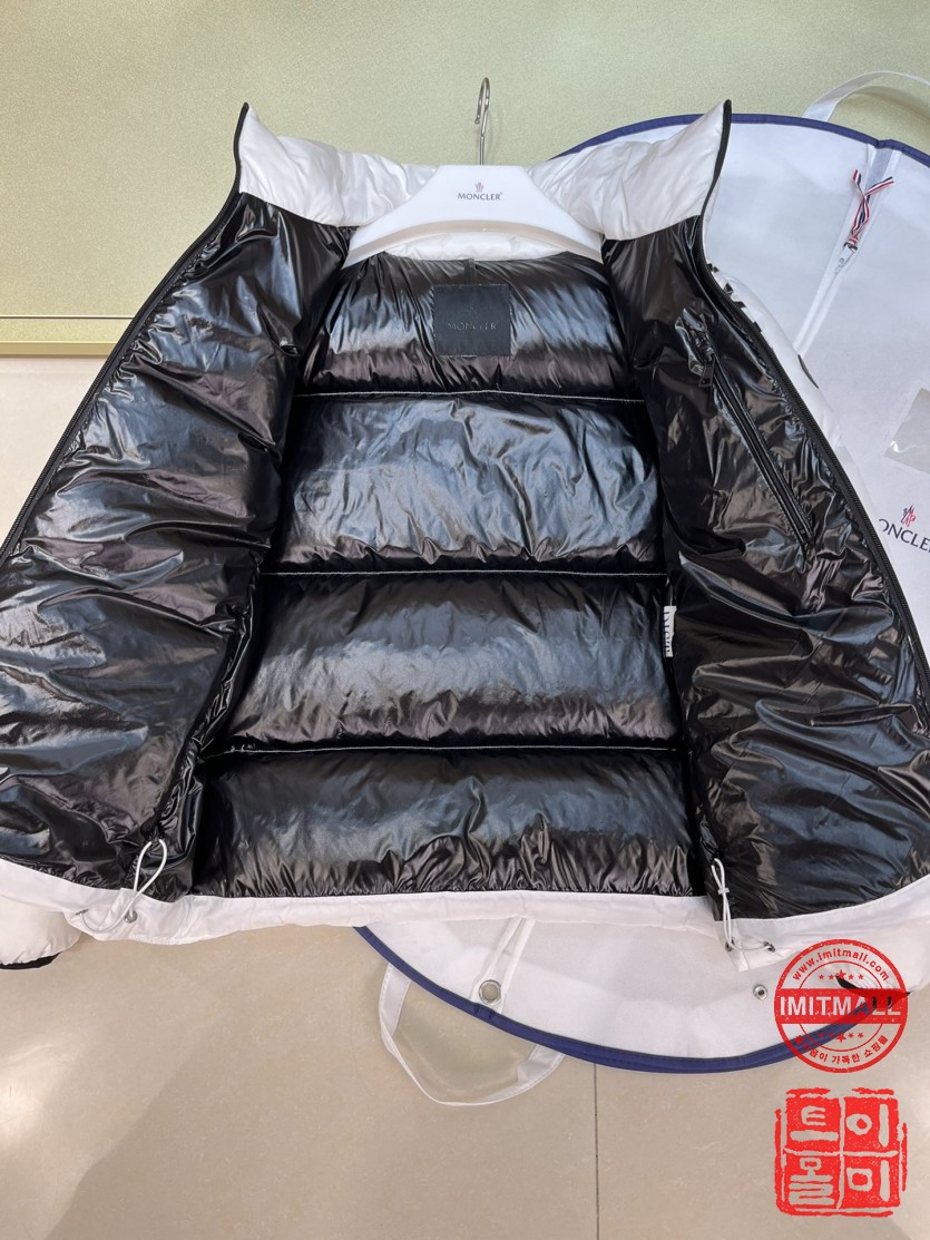 moncler_xxxxx_big_00003.jpg