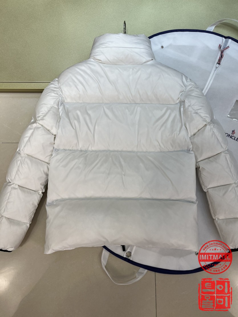 moncler_xxxxx_big_00007.jpg