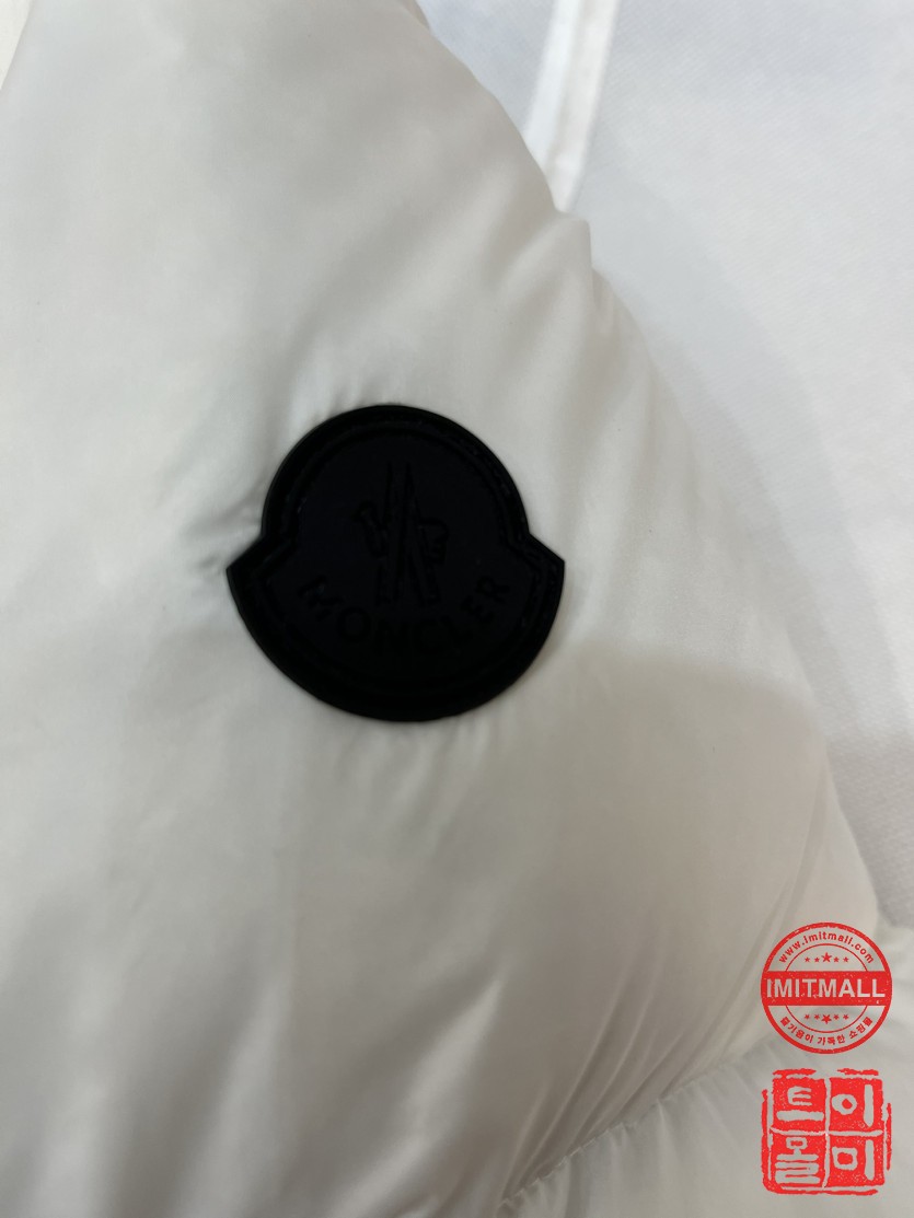 moncler_xxxxx_big_00012.jpg