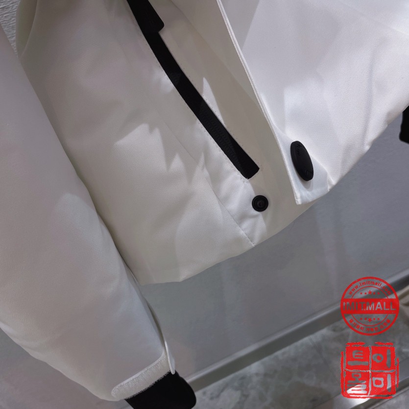 moncler_xxxxx_big_00005.jpg