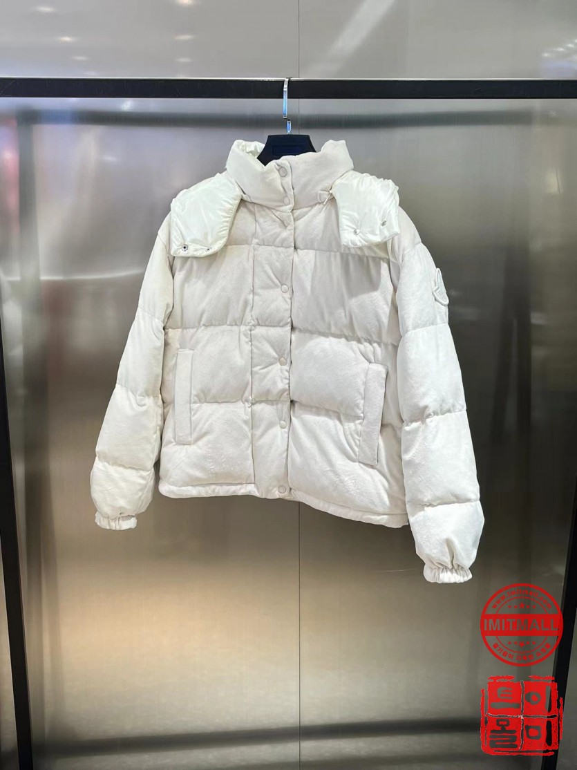 moncler_xxxxx_big_00003.jpg