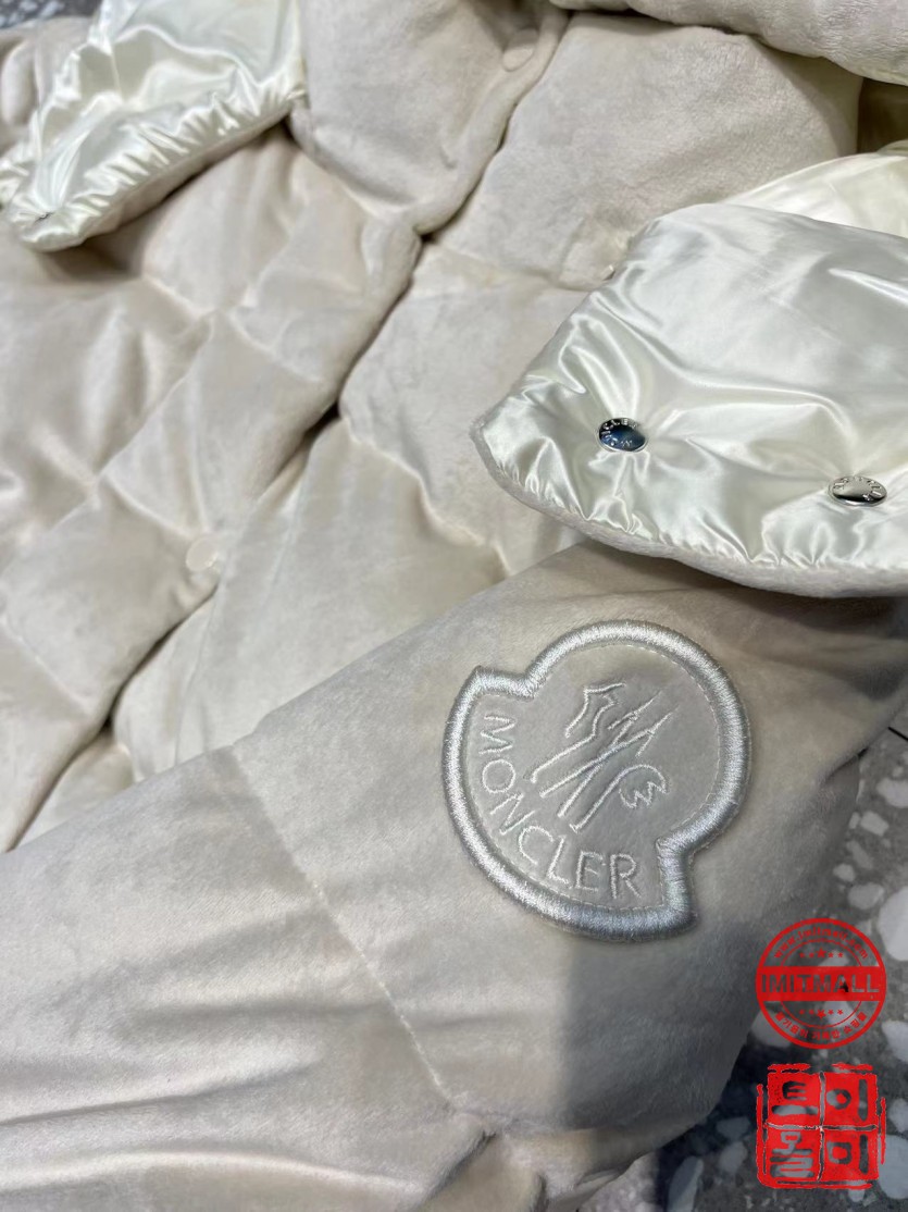 moncler_xxxxx_big_00006.jpg