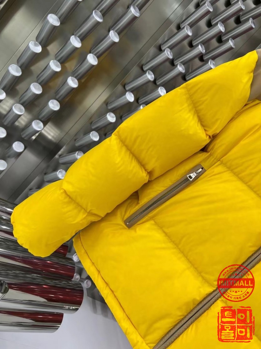 moncler_xxxxx_big_00003.jpg