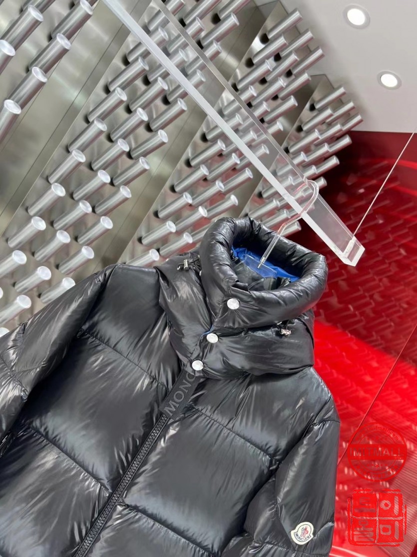 moncler_xxxxx_big_00002.jpg