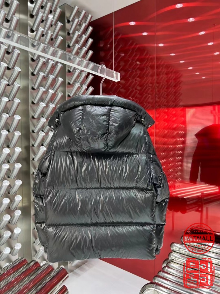 moncler_xxxxx_big_00009.jpg
